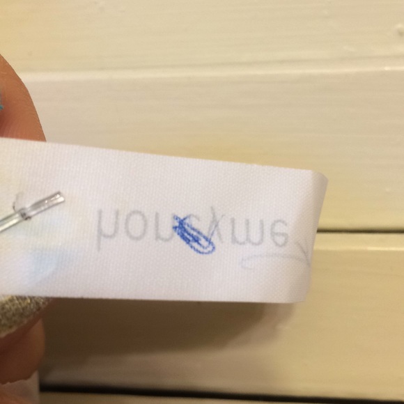 NWT! Honeyme Floral, Bell Sleeve, High-Low Hem Top - Picture 10 of 10